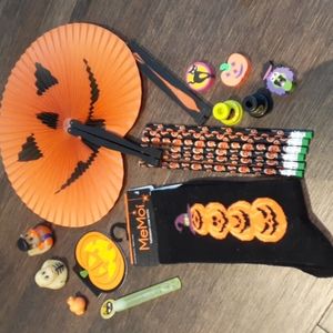 Bundle of Halloween socks and stationery 🍎